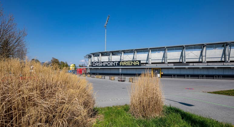 THEMENBILD the blocked soccer stadium of Cashpoint SCR Altach Because of the corona virus, soccer matches in the Austrian Bundesliga have been stopped. It is not yet clear when soccer matches can take place again, recorded on April 11, 2020 Cashpoint Arena Altach, Austria the closed Football Stadium of Cashpoint SCR Altach Due to the Corona crisis, the Austrian League was suspended It is not yet clear when soccer matches will take place, Cashpoint Arena, Altach, Austria on 2020 04 11 THEME IMAGE, Coronavirus Lock Down, Football Copyright: xRindererx Eibner-Pressefotox EP_rin