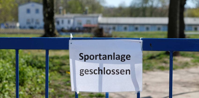 Leipzig football Corona Leipzig, 11 04 2020, No football because of the corona crisis , The games of all leagues have been suspended measure against the spread of corona virus In the picture sign, sports facility closed , The stadium of friendship, home of FC Blue White Leipzig Landesliga Saxony , must remain closed for the time being ,