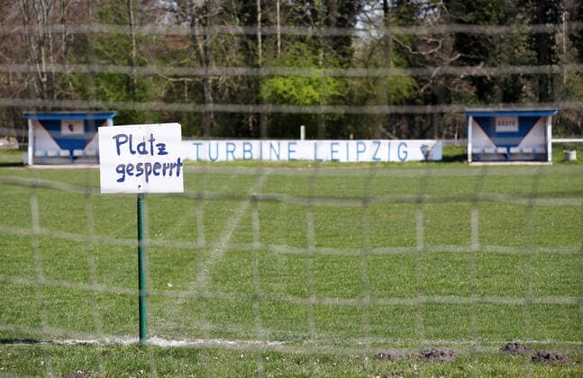 Sports field Turbine Leipzig, 12 04 2020, sports field closed The games of all football leagues have been suspended Closure of public facilities as a measure against the spread of the corona virus In the picture sports field Am Goethesteig, home of Turbine Leipzig ,