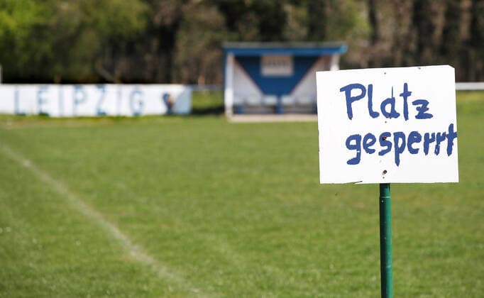 Sports field Turbine Leipzig, 12 04 2020, sports field closed The games of all football leagues have been suspended Closure of public facilities as a measure against the spread of the corona virus In the picture sports field Am Goethesteig, home of Turbine Leipzig ,