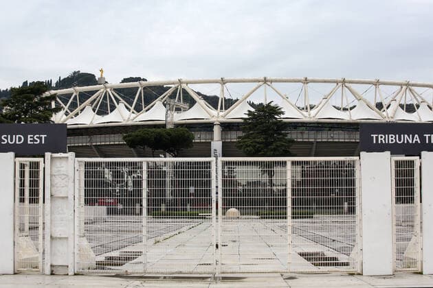 Sport Bilder des Tages Rome sites during lockdown Rome, Italy a view of the Stadio Olimpico behind the closed barriers of Foro Italico during the lockdown caused by covid19 pandemic. Rome Italy Copyright: Giuseppex Pino xFama