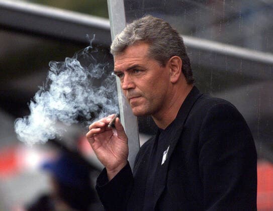 SV Stuttgarter Kickers Waldhof Mannheim 2 2 Coach Uwe Rapolder 30 9 2000 Photo Herbert Rudel