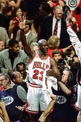 Basketball Michael Jordan Michael Jordan and the Chicago Bulls defeat the Utah Jazz winning the 1997 NBA, Basketball Herren, USA Finals Chicago United Center Illinois United States Copyright: xDUOMO PCNx BK0803_107016
