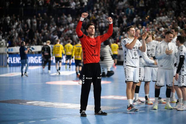 THW Kiel, here with Niklas Landin on the left, is German Handball Champion The season was cancelled due to the Corona Pandemic The record champion won the 21 title quasi per home office, Handball Bundesliga, Liqui Moly HBL, Men, 27 matchday, THW Kiel vs. Rhein Neckar Löwen, 08 03 20 Kiel Sparkassen Arena Schleswig Holstein Germany