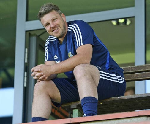 22 04 2020, xmohx, Fussball Regionalliga Suedwest, 1 FC Saarbruecken Training emspor, v l Trainer Lukas Kwasniok 1 FC Saarbruecken DFL DFB REGULATIONS PROHIBIT ANY USE OF PHOTOGRAPHS as IMAGE SEQUENCES and or QUASI VIDEO Saarbruecken