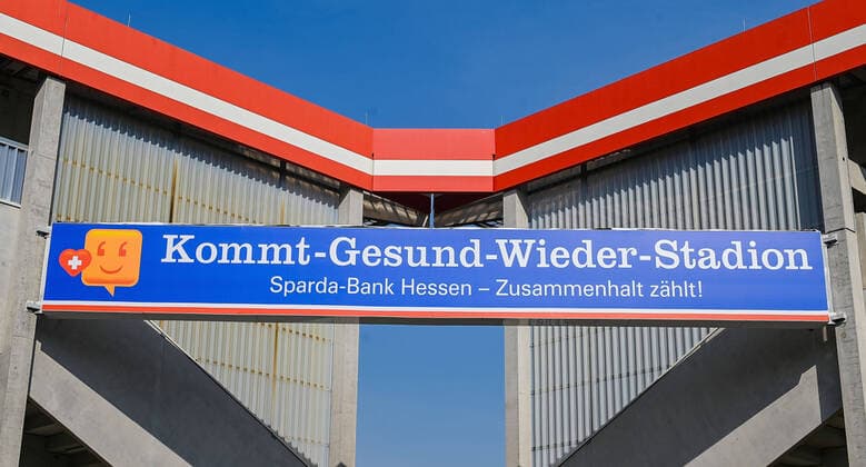 24 04 2020, xpsx, Fussball Regionalliga Suedwest, Kickers Offenbach New stadium name Comes healthy again Stadium Press conference v l sign Stadion Name Stadium roof DFL DFB REGULATIONS PROHIBIT ANY USE OF PHOTOGRAPHS as IMAGE SEQUENCES and or QUASI VIDEO Offenbach