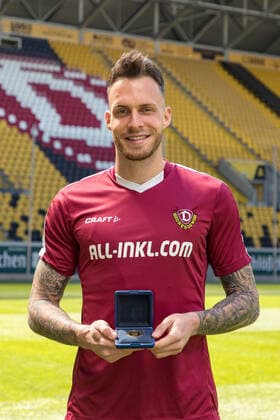 Striker Patrick Schmidt Winner of the Goal of the Month of ARD in the month of March proudly shows his medal 23 04 2020 Football 2 Bundesliga Season 2019 2020 Rudolf Harbig Stadium, SG Dynamo Dresden