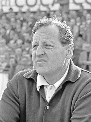 From 1 BL season 1966 67 Eintracht Braunschweig BS Borussia Mönchengladbach BMG 2 1 am 20 05 1967 In the photo BS coach Helmuth Johannsen