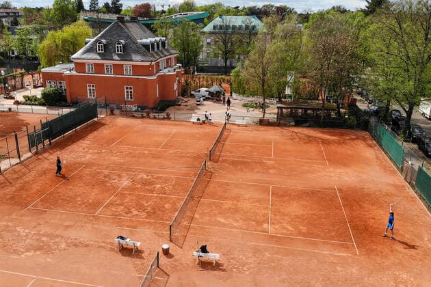 Opening of the tennis season after Corona with restrictions on singles, distance, etc., Grunewalder TC, Berlin, 25 04 2020,