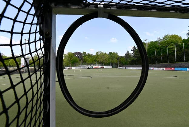 CORONA PANDEMIE,CORONAVIRUS,COVID 19 The field hockey Bundesliga is suspended until 31 July Whether the season will be played to the end or aborted is not yet decided The empty Waldstadion of the hockey Bundesliga club HTC Uhlenhorst with its artificial turf pitch is orphaned,photographed on 25 04 2020 in Mülheim Ruhr,city in the Ruhr area in the federal state of North Rhine-Westphalia NRW Â
