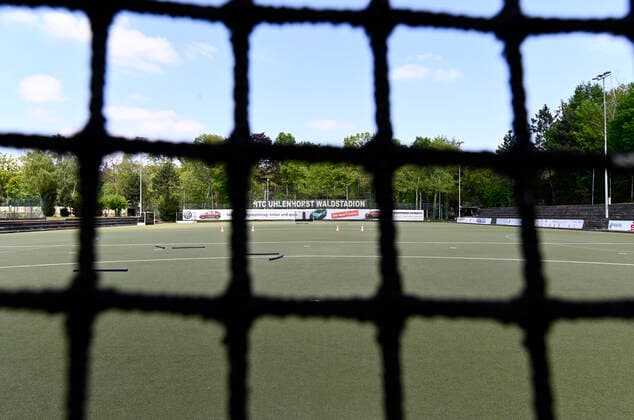 CORONA PANDEMIE,CORONAVIRUS,COVID 19 The field hockey Bundesliga is suspended until 31 July Whether the season will be played to the end or aborted is not yet decided The empty Waldstadion of the hockey Bundesliga club HTC Uhlenhorst with its artificial turf pitch is orphaned,photographed on 25 04 2020 in Mülheim Ruhr,city in the Ruhr area in the federal state of North Rhine-Westphalia NRW Â