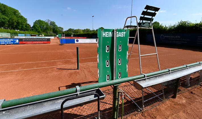 CORONA PANDEMIE,CORONAVIRUS,COVID 19 amateur tennis courts,the game and training operation is suspended Orphaned,empty amateur tennis ash courts hard court ,photographed on 25 04 2020 in Mülheim Ruhr,town in the Ruhr area in the state of North Rhine-Westphalia NRW Â