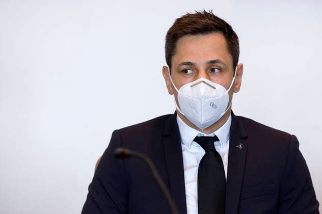 Bilder des Jahres 2020, Sport 04 April Sport Themen der Woche KW18 Sport Bilder des Tages Felix Sturm, mit bürgerlichem Namen Adan Catic, bei seiner Verhandlung wegen Steuerhinterziehung und Körperverletzung beim Landgericht Köln. Köln, 30.04.2020 *** Felix Sturm, whose civil name is Adan Catic, at his trial for tax evasion and personal injury at Cologne Regional Court Cologne, 30 04 2020 Foto:xC.xHardtx xFuturexImage