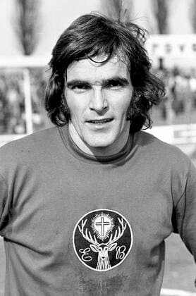 From 1 BL Eintracht Braunschweig against Schalke 04 1 1 on 24 03 1973 BS TW Bernd Franke