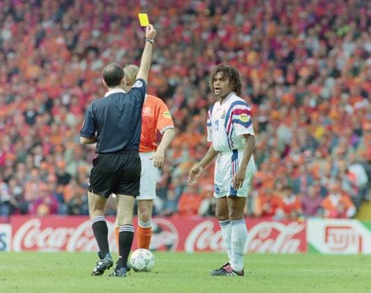 22 06 1996, European Football Championship 1996, Quarter Final, France Netherlands 5 4 n E , hristian Karembeu France , re , sees yellow card from referee Liverpool Anfield Stadium England Team2