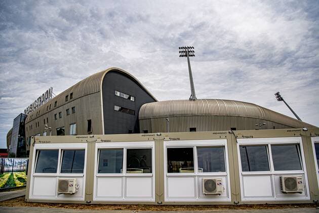 DEN HAAG - Martijn van Rheenen, initiator van DoneerEenDorp. Bij het stadion van ADO Den Haag wordt een corona-zorglocatie voor daklozen opgebouwd. De opvang is een initiatief van de voetbalclub en DoneerEenDorp. ROBIN UTRECHT xVIxANPxSportx xRobinxUtrechtxIVx 410884763