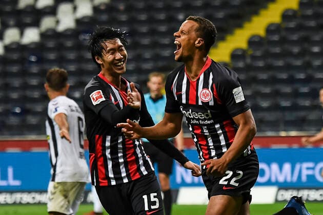Bilder des Jahres 2020, Sport 05 Mai Sport Themen der Woche KW22 Sport Bilder des Tages Fussball 1.Bundesliga, Eintracht Frankfurt - SC Freiburg 26.05.2020, xjhx, Fussball 1.Bundesliga Spieltag 28, Eintracht Frankfurt - SC Freiburg emspor, v.l. Torjubel, Goal celebration, celebrate the goal zum 3:3 durch Timothy Chandler (Eintracht Frankfurt) Foto: Jan Huebner Pool (DFL DFB REGULATIONS PROHIBIT ANY USE OF PHOTOGRAPHS as IMAGE SEQUENCES and or QUASI-VIDEO), Editorial use only. National and International News Agencies OUT Frankfurt am Main Commerzbank Arena Hessen Deutschland (DE) *** Soccer 1 Bundesliga, Eintracht Frankfurt SC Freiburg 26 05 2020, xjhx, Soccer 1 Bundesliga matchday 28, Eintracht Frankfurt SC Freiburg emspor, v l Goal celebration, celebrate the goal zum 3 3 by Timothy Chandler Eintracht Frankfurt Photo Jan Huebner Pool DFL DFB REGULATIONS PROHIBIT ANY USE OF PHOTOGRAPHS as IMAGE SEQUENCES and or QUASI VIDEO , Editorial use only National and International News Agencies OUT Frankfurt am Main Commerzbank Arena Hessen Germany EN Poolfoto Jan Huebner Pool ,EDITORIAL USE ONLY