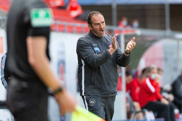 Bilder des Jahres 2020, Sport 05 Mai Sport Themen der Woche KW22 Sport Bilder des Tages 1. FC Heidenheim vs. FC Erzgebirge Aue, Fussball, Herren, 2.Bundesliga, 29.Spieltag, Saison 19 20, GER, 31.05.2020 Frank Schmidt, Trainer (1. FC Heidenheim)1. FC Heidenheim vs. FC Erzgebirge Aue, Fussball, Herren, 2.Bundesliga, 29.Spieltag, Saison 19 20, GER, 31.05.2020, DFL REGULATIONS PROHIBIT ANY USE OF PHOTOGRAPHS AS IMAGE SEQUENCES AND OR QUASI-VIDEO, Nur für journalistische Zwecke. Only for editorial use. Foto: EIBNER-Pressefoto Wolfgang Frank POOL Heidenheim Voith-Arena Baden-Wuerttemberg Deutschland *** 1 FC Heidenheim vs FC Erzgebirge Aue, football, men, 2 Bundesliga, 29 matchday, season 19 20, GER, 31 05 2020 Frank Schmidt, coach 1 FC Heidenheim 1 FC Heidenheim vs FC Erzgebirge Aue, football, men, 2 Bundesliga, 29 matchday, season 19 20, GER, 31 05 2020, DFL REGULATIONS PROHIBIT ANY USE OF PHOTOGRAPHS AS IMAGE SEQUENCES AND OR QUASI VIDEO, For journalistic use only Photo EIBNER Press Photo Wolfgang Frank POOL Heidenheim Voith Arena Baden Wuerttemberg Germany Poolfoto Wolfgang Frank Eibner-Pressefoto ,EDITORIAL USE ONLY