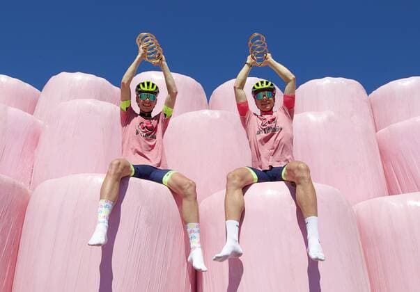 Bilder des Jahres 2020, Sport 05 Mai Sport Themen der Woche KW22 Sport Bilder des Tages 2020-05-31 Klaipeda Lithuania. Two Lithuanian cyclists 20-year-old Denas Masiulis (left) and 22-year-old Justas Beniusis (Klaipeda Cycling Team) covered the entire mileage of the 103rd prestigious bicycle race the Giro d™Italia that has been postponed from May to October due to a coronavirus pandemic. Young lithuanian cyclists rode 3600 kilometers in their homeland™s roads during quarantine. They started their challenge on 9th of May and finished it on 31st of May, as the legendary competition was originally scheduled. It took them 110 hours to complete this challenge. Denas and Justas started and finished in Klaipeda, one of the largest Baltic seaports. Cyclists stuck with their race programme each day covering the same distance according to timetable of the Giro d™Italia. Friends and relatives presented cyclists rose shirts and prizes at finish similar to those in real Giro d Italia. Klaipeda Lithuania  Copyright: xTomasxGaubysx cycling Giro d Italia Lithuania