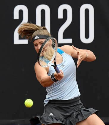 Tenisovy turnaj zen LiveScore Cup 4. cervna 2020 v Praze. Karolina Muchova v utkani proti Tereze Martincove. CTKPhotoP202006040862901 kru 8