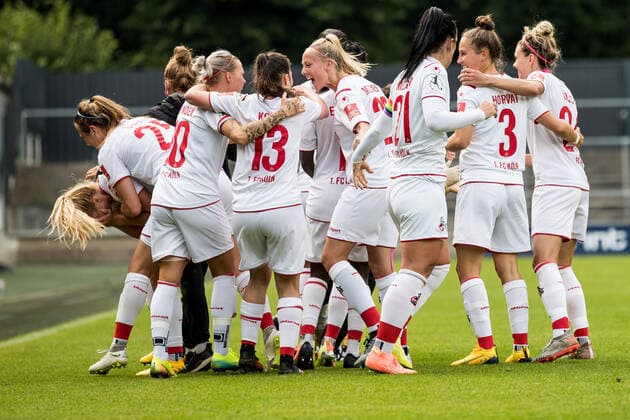 FLYERALARM Women Soccer Bundesliga 1 FC Cologne FF USV Jena 10 06 2020 Rachel Rinast 31, 1 FC Cologne meets for 1 0 Cheers at FC Cologne FLYERALARM Women Soccer Bundesliga, 1 FC Cologne FF USV Jena, Cologne, Franz Kremer Stadion DFL REGULATIONS PROHIBIT ANY USE OF PHOTOGRAPHS AS IMAGE SEQUENCES AND OR QUASI VIDEO Copyright: xBEAUTIFULxSPORTS Wunderlx
