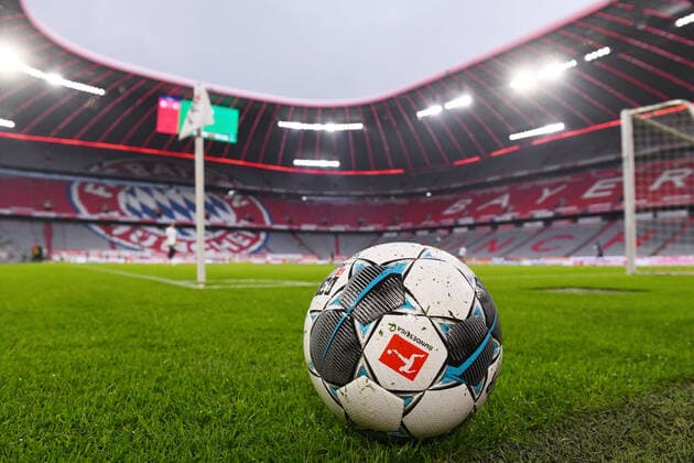 Fussball Derbystar Ligaball in der Allianz Arena Muenchen, 10.06.2020, Fussball, DFB-Pokal, Halbfinale, FC Bayern Muenchen - Eintracht Frankfurt Muenchen *** Soccer Derbystar league ball in the Allianz Arena Munich, 10 06 2020, soccer, DFB Cup, semi-finals, FC Bayern Muenchen Eintracht Frankfurt Muenchen Poolfoto Preiss Witters Pool Witters ,DFB DFL REGULATIONS PROHIBIT ANY USE OF PHOTOGRAPHS AS IMAGE SEQUENCES AND OR QUASI-VIDEO. EDITORIAL USE ONLY.
