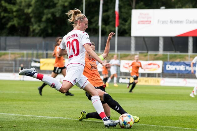FLYERALARM Women Soccer Bundesliga 1 FC Cologne FF USV Jena 10 06 2020 Meike Messmer 20, 1 FC Cologne , Julia Arnold 13, FF USV Jena FLYERALARM Women Soccer Bundesliga, 1 FC Cologne FF USV Jena, Cologne, Franz Kremer Stadion DFL REGULATIONS PROHIBIT ANY USE OF PHOTOGRAPHS AS IMAGE SEQUENCES AND OR QUASI VIDEO Copyright: xBEAUTIFULxSPORTS Wunderlx
