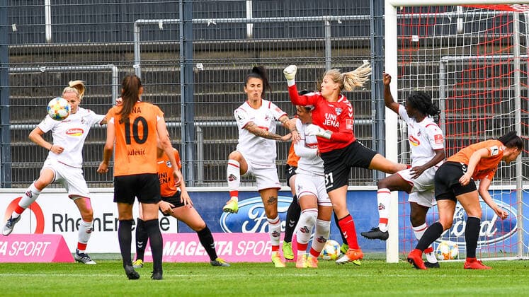 Inga Schuldt Goalkeeper, Jena, 31 with fist defense, parries the ball, parry, shining parry, holds the ball, action, action, 10 06 2020, Cologne Germany , Football, Flyeralarm Frauen Bundesliga, 1 FC Köln FF USV Jena, DFB DFL REGULATIONS PROHIBIT ANY USE OF PHOTOGRAPHS AS IMAGE SEQUENCES AND OR QUASI VIDEO xmhx