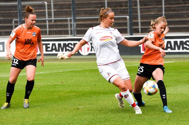 v li Sonja Giraud Cologne, 25 , Jana Sedlackova Jena, 12 , Duel, duel, tackle, tackling, dynamics, action, action, 10 06 2020, Cologne Germany , Soccer, Flyeralarm Women Bundesliga, 1 FC Köln FF USV Jena, DFB DFL REGULATIONS PROHIBIT ANY USE OF PHOTOGRAPHS AS IMAGE SEQUENCES AND OR QUASI VIDEO xmhx