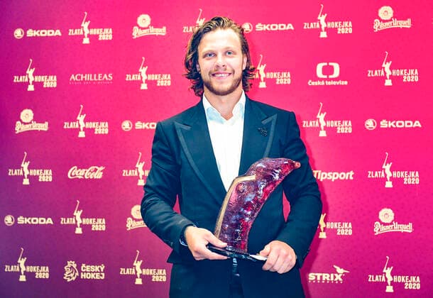 Ice hockey, Eishockey right wing David Pastrnak, 24, who plays the NHL, Eishockey Herren, USA with Boston Bruins, won the Golden Stick award for the best Czech hockey player of the past season, on Thursday, June 11, 2020, for the fourth time in a row, followed by Chicago s left wing Dominik Kubalik and Philadelphia s right wing Jakub Voracek. Voracek won the poll in 2015 and he has always been among the poll s best three players for four years. This NHL season, which had to end prematurely due to the coronavirus pandemic, Pastrnak won the Maurice Richard Trophy for the leading goal scorer. (CTKxPhoto RomanxVondrous) CTKPhotoP202006110835301 vnd 3 K