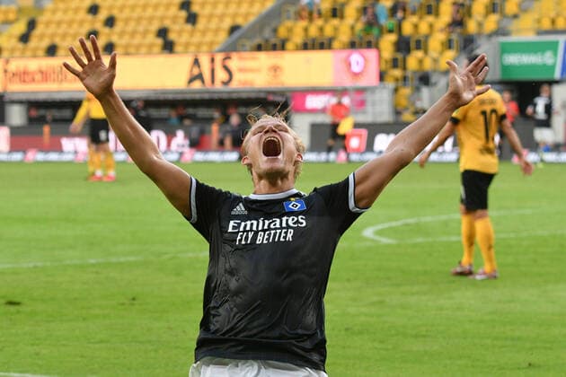 Bilder des Jahres 2020, Sport 06 Juni Sport Themen der Woche KW24 Sport Bilder des Tages Joel Pohjanpalo (Hamburger SV) bejubelt sein Tor zum 1:0, SG Dynamo Dresden vs. Hamburger SV, Fussball, 2. Bundesliga, 12.06.2020 DFL REGULATIONS PROHIBIT ANY USE OF PHOTOGRAPHS AS IMAGE SEQUENCES AND OR QUASI-VIDEO SG Dynamo Dresden vs. Hamburger SV, Fussball, 2. Bundesliga, 12.06.2020 Dresden *** Joel Pohjanpalo Hamburger SV celebrates his goal to 1 0, SG Dynamo Dresden vs. Hamburger SV, Football, 2 Bundesliga, 12 06 2020 DFL REGULATIONS PROHIBIT ANY USE OF PHOTOGRAPHS AS IMAGE SEQUENCES AND OR QUASI VIDEO SG Dynamo Dresden vs. Hamburger SV, Football, 2 Bundesliga, 12 06 2020 Dresden Copyright: xBertxHarzer xEibner-Pressefotox