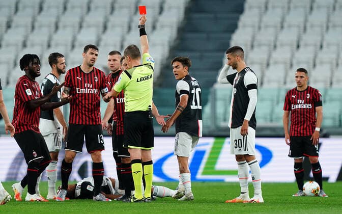 Bilder des Jahres 2020, Sport 06 Juni Sport Themen der Woche KW24 Sport Bilder des Tages Photo LaPresse - Spada June 12 , 2020 Turin ( Italy ) Soccer A.C. Milan- Season 2019-2020 - Italian Cup , semi final - Juventus vs Ac Milan ( Allianz Stadium ) In the pic: Ante Rebic red card  Copyright: xSpada LaPressex