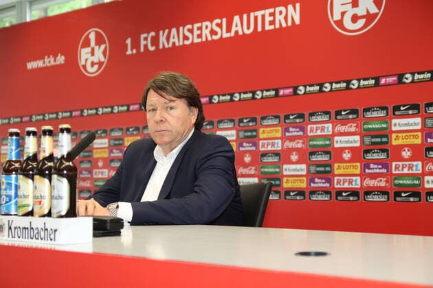 Bilder des Jahres 2020, Sport 06 Juni Sport Themen der Woche KW25 Sport Bilder des Tages Dirk Eichelbaum (Generalbevollmächtigter 1. FC Kaiserslautern GmbH & Co. KGaA), Pressekonferenz zum Insolvenzverfahren, 1.FC Kaiserslautern, Fussball, 3. Bundesliga, 16.06.2020 Pressekonferenz zum Insolvenzverfahren, 1.FC Kaiserslautern, Fussball, 3. Bundesliga, 16.06.2020 Kaiserslautern *** Dirk Eichelbaum Executive Vice President 1 FC Kaiserslautern GmbH Co KGaA , Press conference on insolvency proceedings, 1 FC Kaiserslautern, soccer, 3 Bundesliga, 16 06 2020 Press conference on insolvency proceedings, 1 FC Kaiserslautern, soccer, 3 Bundesliga, 16 06 2020 Kaiserslautern Copyright: xNeisx Eibner-Pressefotox EP_ans