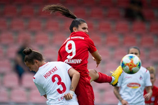 17 06 2020 Football, Women Bundesliga, 2019 2020, 20 Matchday, 1 FC Cologne FC Bayern Munich L R Sabrina Horvat Cologne , Jovana Damnjanovic Munich DFB REGULATIONS PROHIBIT ANY USE OF PHOTOGRAPHS AS IMAGE SEQUENCES AND OR QUASI VIDEO Photo Noah Wedel Cologne North Rhine-Westphalia Germany Franz Kremer Stadium