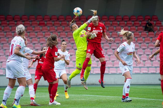 17 06 2020 Football, Women Bundesliga, 2019 2020, 20 Matchday, 1 FC Cologne FC Bayern Munich M Carina Wenninger Munich scores the goal 0 3 ahead of Elvira Herzog Cologne DFB REGULATIONS PROHIBIT ANY USE OF PHOTOGRAPHS AS IMAGE SEQUENCES AND OR QUASI VIDEO Photo Noah Wedel Cologne North Rhine-Westphalia Germany Franz Kremer Stadium