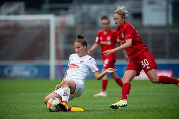 17 06 2020 Football, Women Bundesliga, 2019 2020, 20 Matchday, 1 FC Cologne FC Bayern Munich L R Sabrina Horvat Cologne , Carolin Simon Munich DFB REGULATIONS PROHIBIT ANY USE OF PHOTOGRAPHS AS IMAGE SEQUENCES AND OR QUASI VIDEO Photo Noah Wedel Cologne North Rhine-Westphalia Germany Franz Kremer Stadium