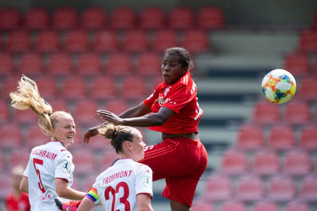 17 06 2020 Football, Women Bundesliga, 2019 2020, 20 Matchday, 1 FC Cologne FC Bayern Munich L R Anna Kirschbaum Cologne , Romina Frommont Cologne , Lineth Beerensteyn Munich DFB REGULATIONS PROHIBIT ANY USE OF PHOTOGRAPHS AS IMAGE SEQUENCES AND OR QUASI VIDEO Photo Noah Wedel Cologne North Rhine-Westphalia Germany Franz Kremer Stadium