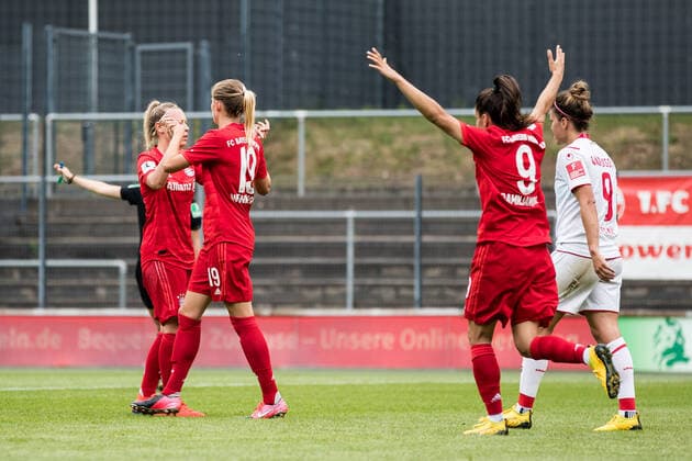 FLYERALARM Womens Football Bundesliga 1 FC Cologne FC Bayern Muenchen 17 06 2020 Cheers at FC Bayern Muenchen for the 0 3 by Carina Wenninger 19, FC Bayern Muenchen FLYERALARM Womens Football Bundesliga, 1 FC Cologne FC Bayern Muenchen, Cologne, Franz Kremer Stadium DFL REGULATIONS PROHIBIT ANY USE OF PHOTOGRAPHS AS IMAGE SEQUENCES AND OR QUASI VIDEO Copyright: xBEAUTIFULxSPORTS Wunderlx