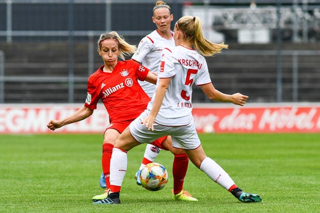 From left to right Kathrin Julia Hendrich Kathy Hendrich, FCB, 17 , Anna Kirschbaum Cologne, 5 , Duel, duel, tackle, tackling, dynamics, action, action, 17 06 2020, Cologne Germany , Football, Flyeralarm Frauen Bundesliga, 1 FC Cologne FC Bayern Munich, DFB DFL REGULATIONS PROHIBIT ANY USE OF PHOTOGRAPHS AS IMAGE SEQUENCES AND OR QUASI VIDEO xmhx