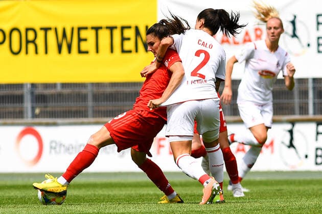 v li Jovana Damnjanovic FCB, 9 , Francesa Calo Cologne, 2 , Duel, duel, tackle, tackling, dynamics, action, action, 17 06 2020, Cologne Germany , Soccer, Flyeralarm Women Bundesliga, 1 FC Cologne FC Bayern Munich, DFB DFL REGULATIONS PROHIBIT ANY USE OF PHOTOGRAPHS AS IMAGE SEQUENCES AND OR QUASI VIDEO xmhx