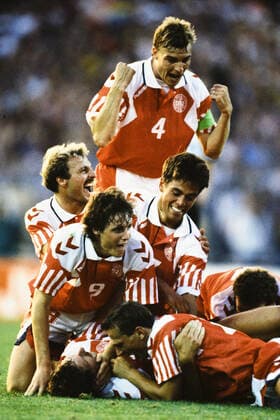 FLEMMING POVLSEN, KIM CHRISTOFTE, LARS OLSEN, Denmark, Celebrating, European Cup, Final, Sweden EURO 1992, Denmark vs Germany 2-0, Goteborg CAMPIONATI EUROPEI SVEZIA EURO 1992 FINALE DANIMARCA-GERMANIA 2-