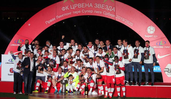20.06.2020 Belgrade(Serbia) FK Crvena Zvezda(Red Star) team men s football Linglong Tire Super Liga celebrate of 31st champion title with trophy : 