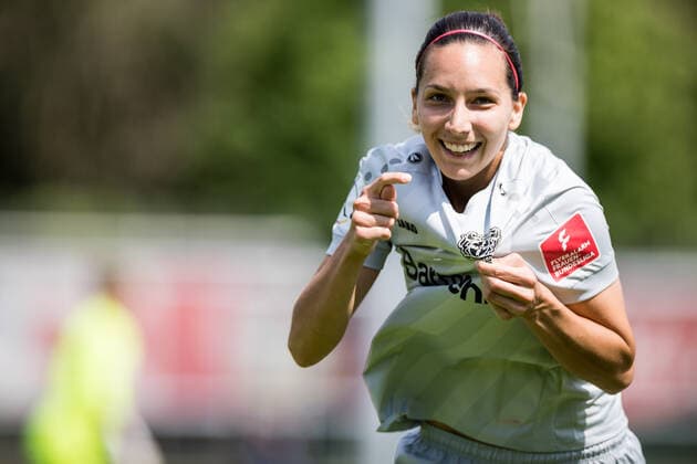 FLYERALARM Womens Football Bundesliga Bayer 04 Leverkusen 1 FC Koeln 21 06 2020 Ivana Rudelic 25, Bayer 04 Leverkusen meets for 1 0 Cheers at Bayer 04 Leverkusen FLYERALARM Womens Football Bundesliga, Bayer 04 Leverkusen 1 FC Koeln, Leverkusen, Youth Football Centre Kurtekotten DFL REGULATIONS PROHIBIT ANY USE OF PHOTOGRAPHS AS IMAGE SEQUENCES AND OR QUASI VIDEO Copyright: xBEAUTIFULxSPORTS Wunderlx