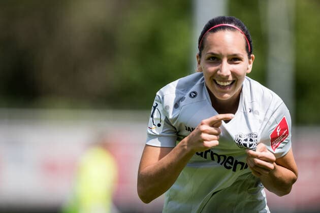 FLYERALARM Womens Football Bundesliga Bayer 04 Leverkusen 1 FC Koeln 21 06 2020 Ivana Rudelic 25, Bayer 04 Leverkusen meets for 1 0 Cheers at Bayer 04 Leverkusen FLYERALARM Womens Football Bundesliga, Bayer 04 Leverkusen 1 FC Koeln, Leverkusen, Youth Football Centre Kurtekotten DFL REGULATIONS PROHIBIT ANY USE OF PHOTOGRAPHS AS IMAGE SEQUENCES AND OR QUASI VIDEO Copyright: xBEAUTIFULxSPORTS Wunderlx