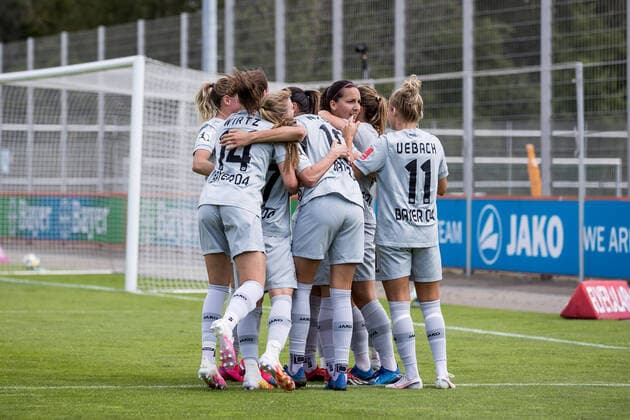 FLYERALARM Womens Football Bundesliga Bayer 04 Leverkusen 1 FC Koeln 21 06 2020 Ivana Rudelic 25, Bayer 04 Leverkusen meets for 2 0 Cheers at Bayer 04 Leverkusen FLYERALARM Womens Football Bundesliga, Bayer 04 Leverkusen 1 FC Koeln, Leverkusen, Youth Football Centre Kurtekotten DFL REGULATIONS PROHIBIT ANY USE OF PHOTOGRAPHS AS IMAGE SEQUENCES AND OR QUASI VIDEO Copyright: xBEAUTIFULxSPORTS Wunderlx