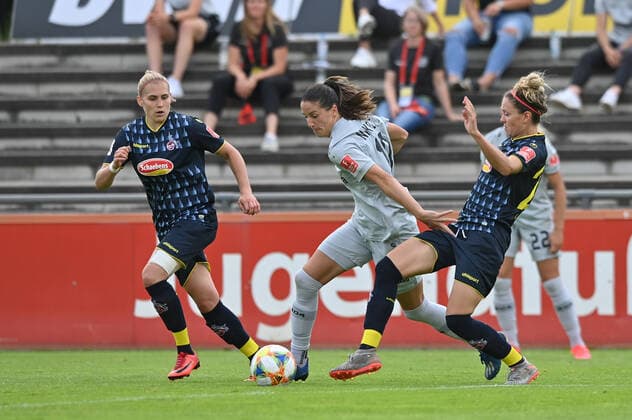 Milena Nikolic B04, 10 wins against Theresa Gosch Cologne, 24, 21 06 2020, Cologne Germany , Football, Flyeralarm Frauen Bundesliga, Bayer 04 Leverkusen 1 FC Cologne, DFB DFL REGULATIONS PROHIBIT ANY USE OF PHOTOGRAPHS AS IMAGE SEQUENCES AND OR QUASI VIDEO xmkx
