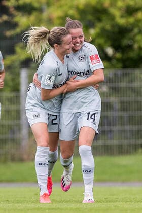 FLYERALARM Womens Football Bundesliga Bayer 04 Leverkusen 1 FC Koeln 21 06 2020 Milena Nikolic 10, Bayer 04 Leverkusen meets for 3 1 Cheers at Bayer 04 Leverkusen FLYERALARM Womens Football Bundesliga, Bayer 04 Leverkusen 1 FC Koeln, Leverkusen, Youth Football Centre Kurtekotten DFL REGULATIONS PROHIBIT ANY USE OF PHOTOGRAPHS AS IMAGE SEQUENCES AND OR QUASI VIDEO Copyright: xBEAUTIFULxSPORTS Wunderlx