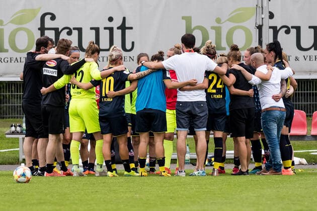 FLYERALARM Women Soccer Bundesliga Bayer 04 Leverkusen 1 FC Koeln 21 06 2020 The 1 FC Koeln after the end of the game FLYERALARM Women Soccer Bundesliga, Bayer 04 Leverkusen 1 FC Koeln, Leverkusen, Youth Soccer Center Kurtekotten DFL REGULATIONS PROHIBIT ANY USE OF PHOTOGRAPHS AS IMAGE SEQUENCES AND OR QUASI VIDEO Copyright: xBEAUTIFULxSPORTS Wunderlx