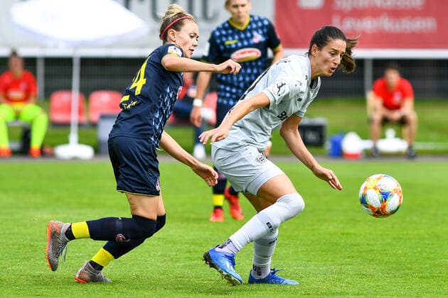 Theresa Gosch Köln, 24 , Ivana Rudelic B04, 25 , Duel, duel, tackle, tackling, dynamics, action, action, 21 06 2020, Leverkusen Germany , Football, Flyeralarm Frauen Bundesliga, Bayer 04 Leverkusen 1 FC Köln, DFB DFL REGULATIONS PROHIBIT ANY USE OF PHOTOGRAPHS AS IMAGE SEQUENCES AND OR QUASI VIDEO xmhx