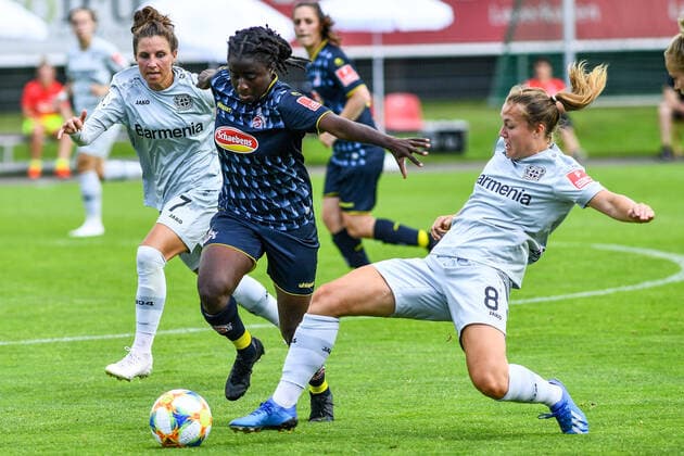v read Jessica Wich B04, 7 , Eunice Beckmann Köln, 11 , Ann Kathrin Vinken B04, 8 , Dreikampf, Duell, duel, tackle, tackling, dynamics, action, action, 21 06 2020, Leverkusen Deutschland , Fussball, Flyeralarm Frauen Bundesliga, Bayer 04 Leverkusen 1 FC Köln, DFB DFL REGULATIONS PROHIBIT ANY USE OF PHOTOGRAPHS AS IMAGE SEQUENCES AND OR QUASI VIDEO xmhx